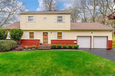 homes for sale wesley hills ny